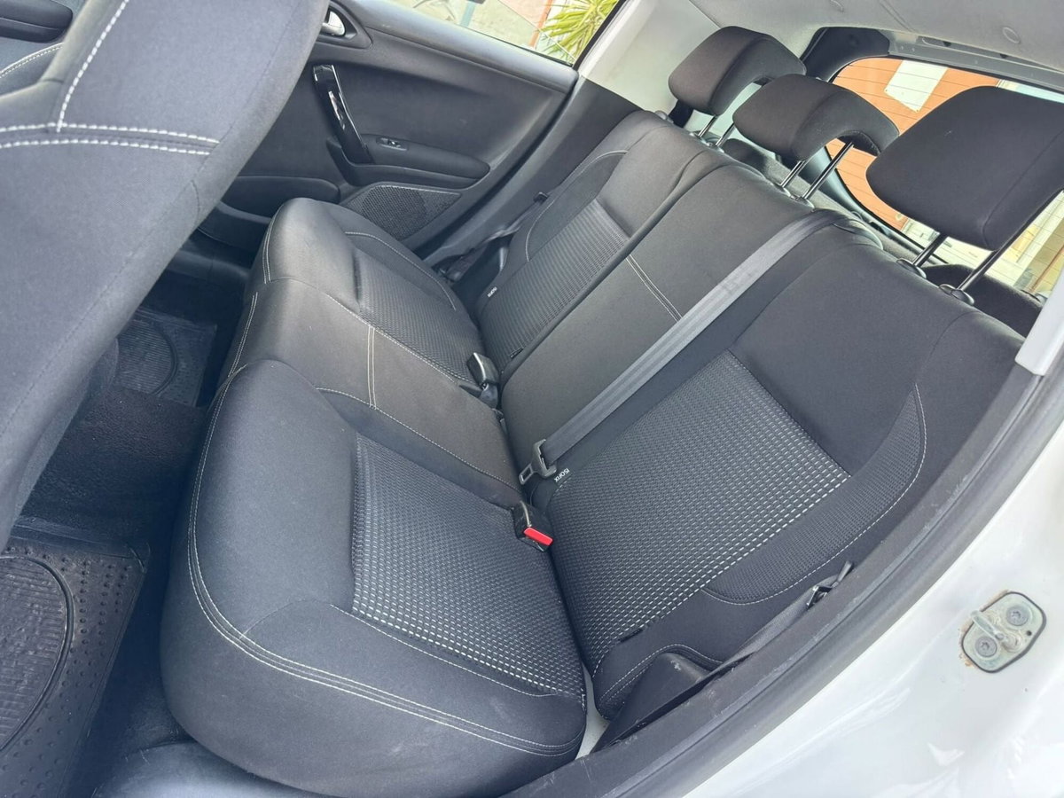 Peugeot 208 75 5 porte Allure (11)