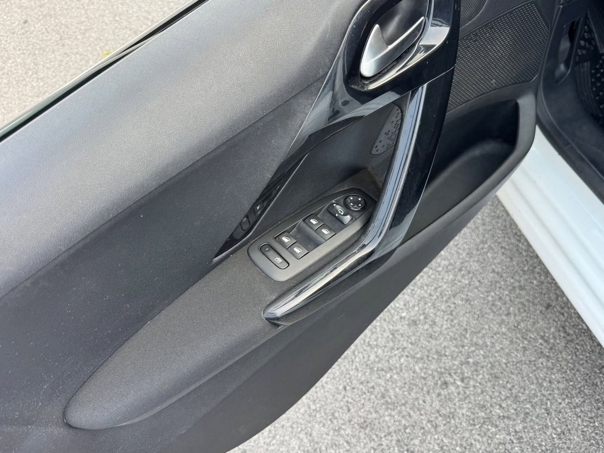 Peugeot 208 75 5 porte Allure (4)
