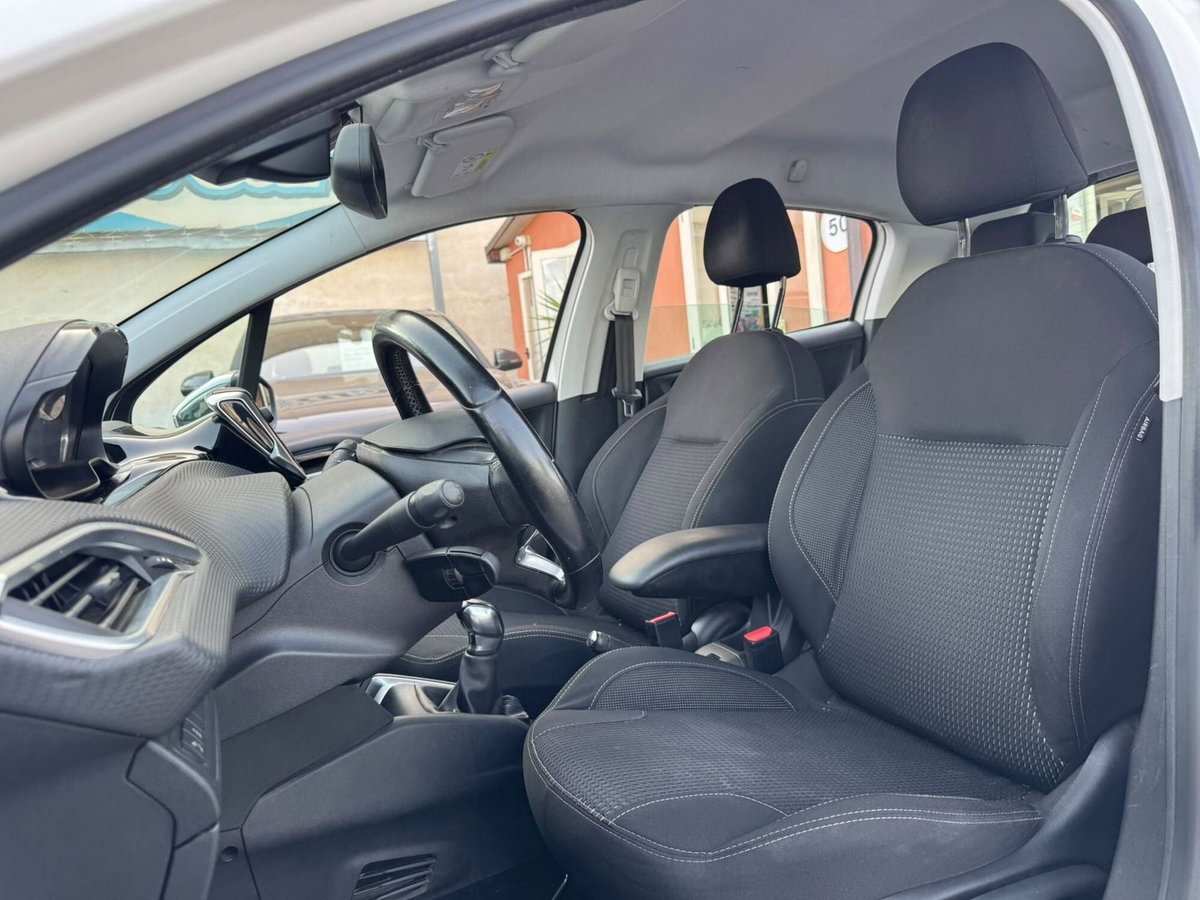 Peugeot 208 75 5 porte Allure (6)