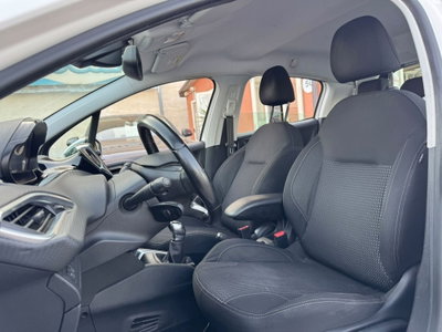 Peugeot 208 75 5 porte Allure (6)