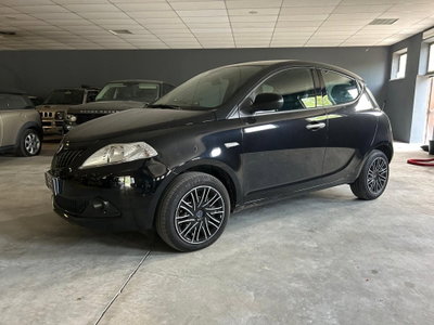 Lancia Ypsilon 1.0 FireFly 5 porte S&S Hybrid Ecochic A. Ferretti usata