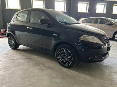 Lancia Ypsilon 1.0 FireFly 5 porte S&S Hybrid Ecochic A. Ferretti (3)