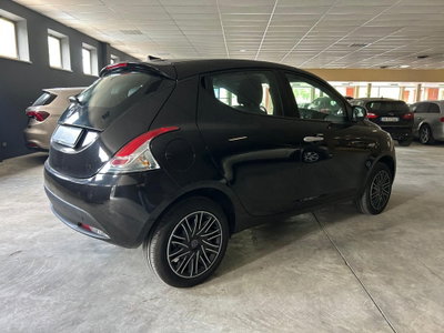 Lancia Ypsilon 1.0 FireFly 5 porte S&S Hybrid Ecochic A. Ferretti (4)