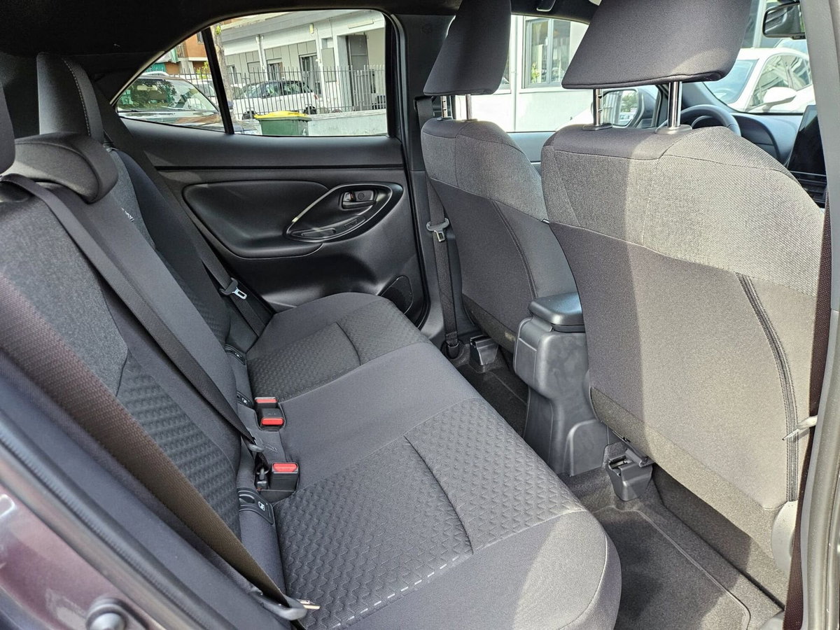 Toyota Yaris Cross Trend fwd 130cv e-cvt (12)