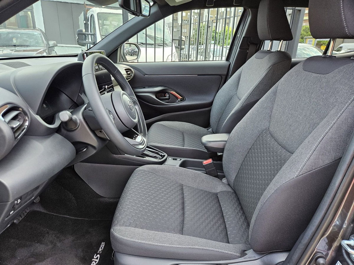 Toyota Yaris Cross Trend fwd 130cv e-cvt (8)