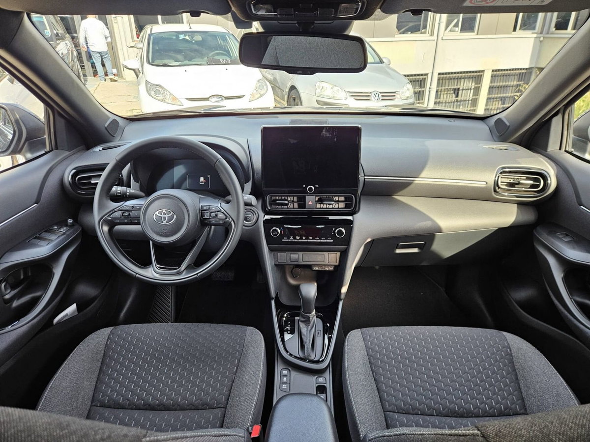 Toyota Yaris Cross Trend fwd 130cv e-cvt (10)