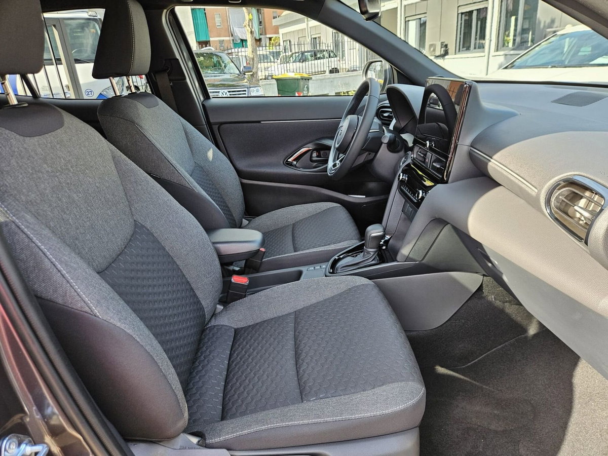 Toyota Yaris Cross Trend fwd 130cv e-cvt (11)