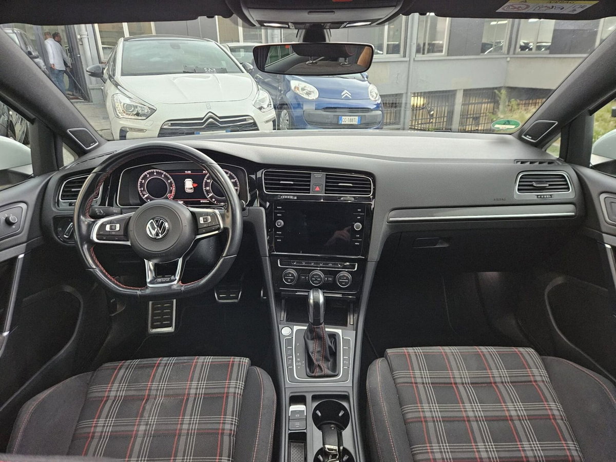 Volkswagen Golf GTI Performance 2.0 245 CV TSI DSG 5p. BMT (10)