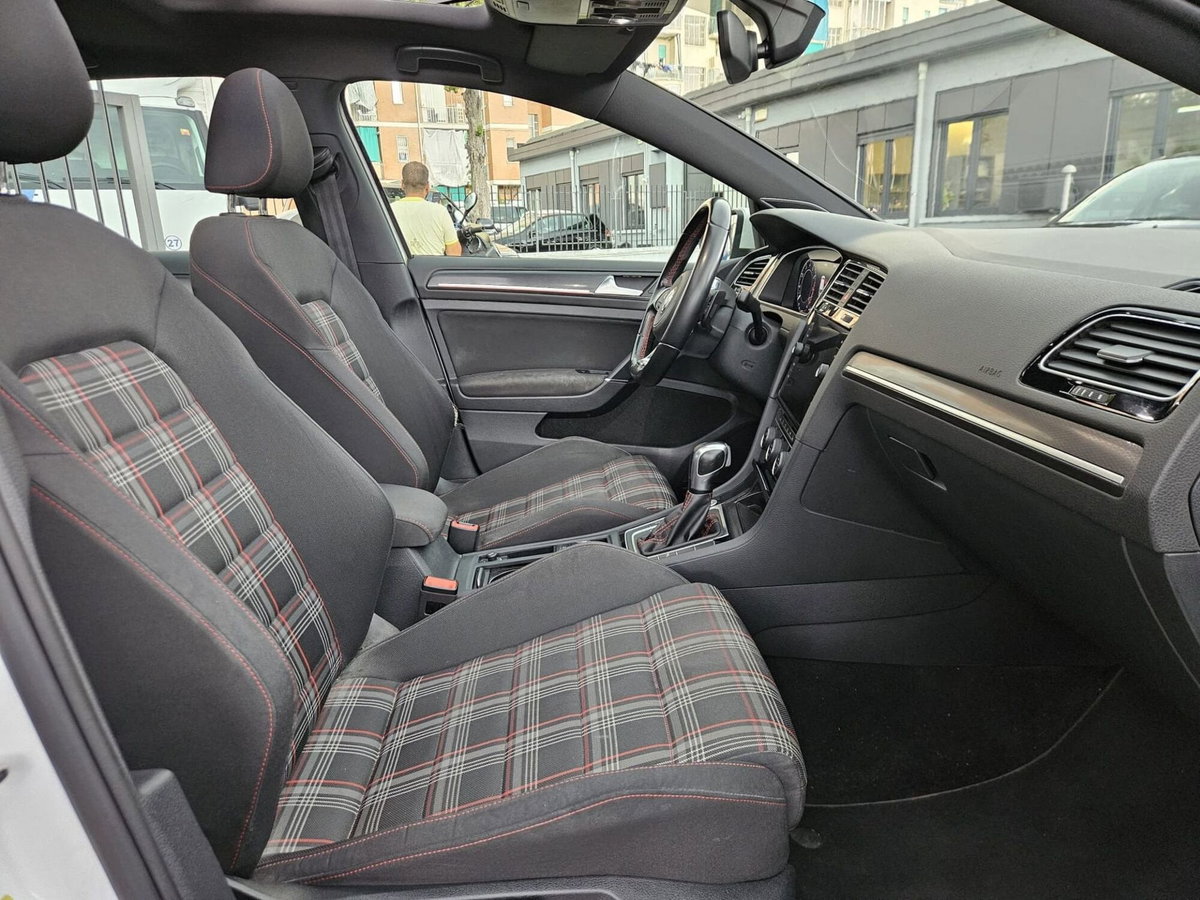 Volkswagen Golf GTI Performance 2.0 245 CV TSI DSG 5p. BMT (12)