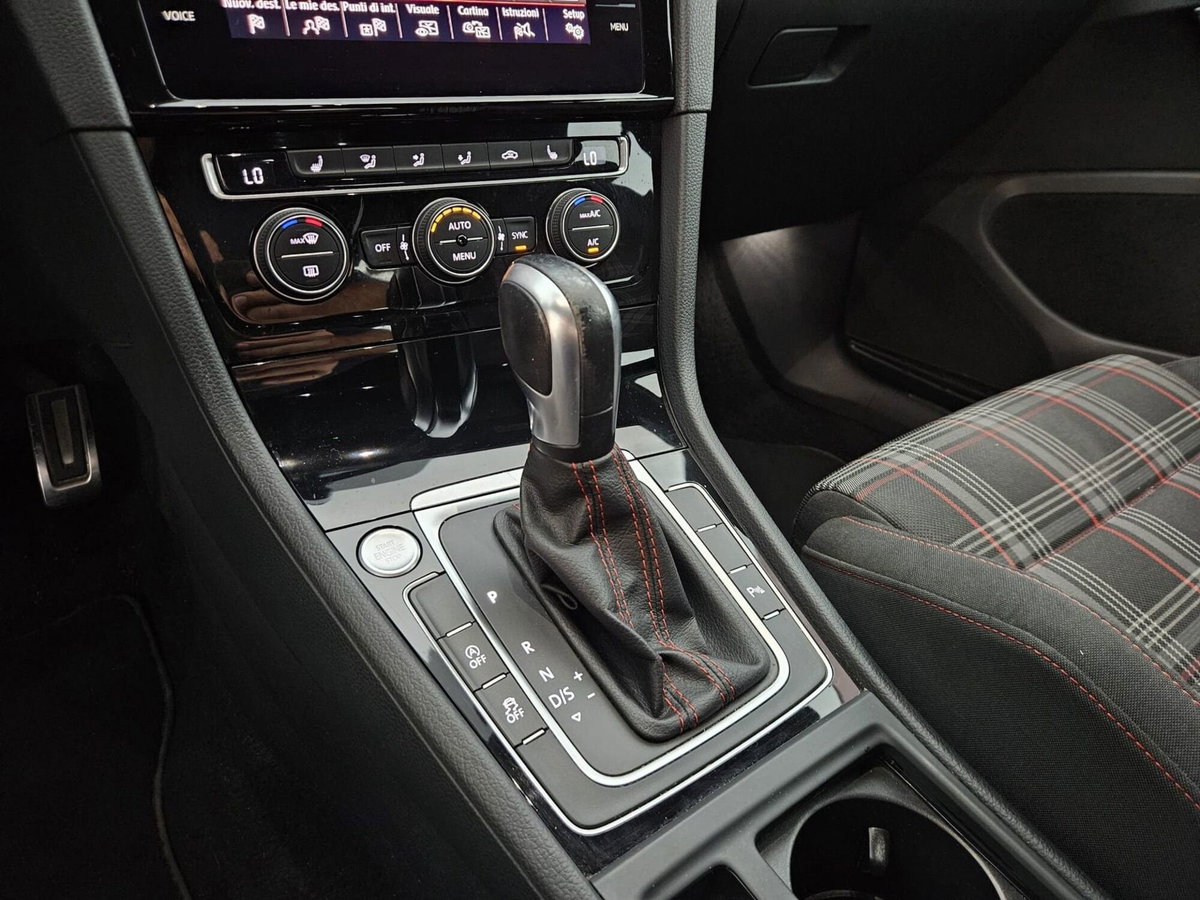 Volkswagen Golf GTI Performance 2.0 245 CV TSI DSG 5p. BMT (18)