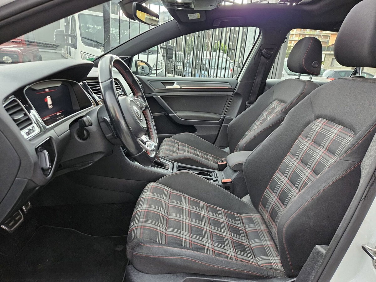Volkswagen Golf GTI Performance 2.0 245 CV TSI DSG 5p. BMT (8)