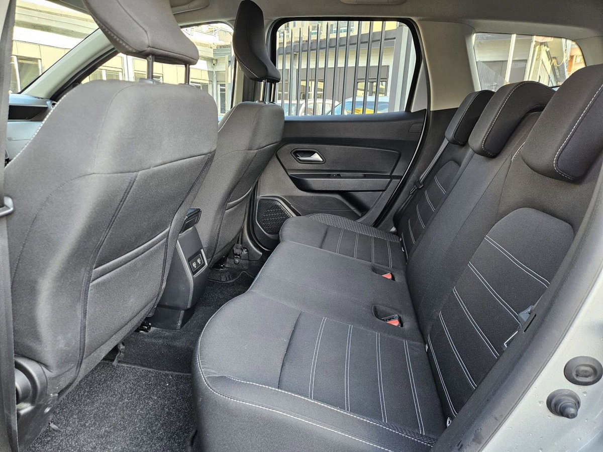 Dacia Duster 1.0 TCe 100 CV ECO-G 4x2 Prestige (16)