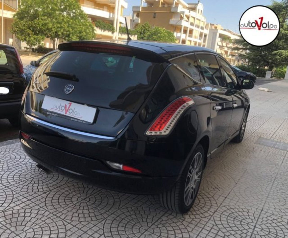 Lancia Delta 1.6 MJT DPF Gold (5)