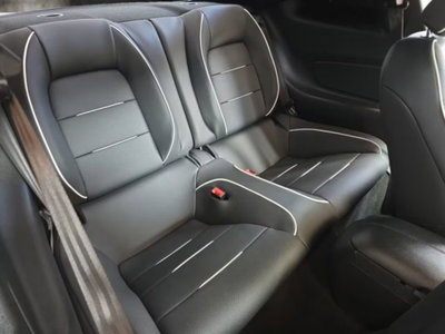 Ford Mustang Coupé Fastback 2.3 EcoBoost (12)