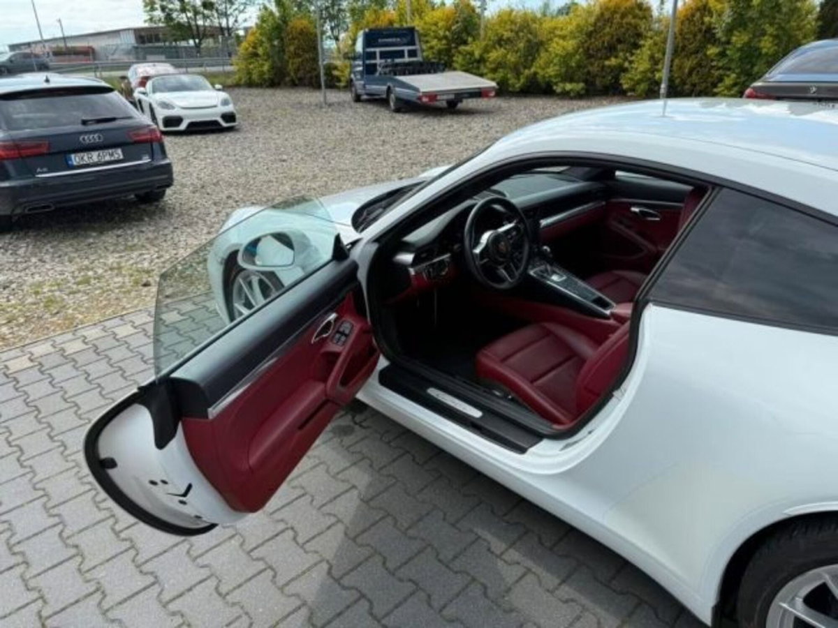Porsche 911 Coupé 3.0 Carrera 4 (12)