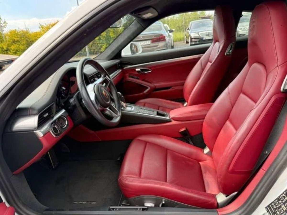 Porsche 911 Coupé 3.0 Carrera 4 (15)