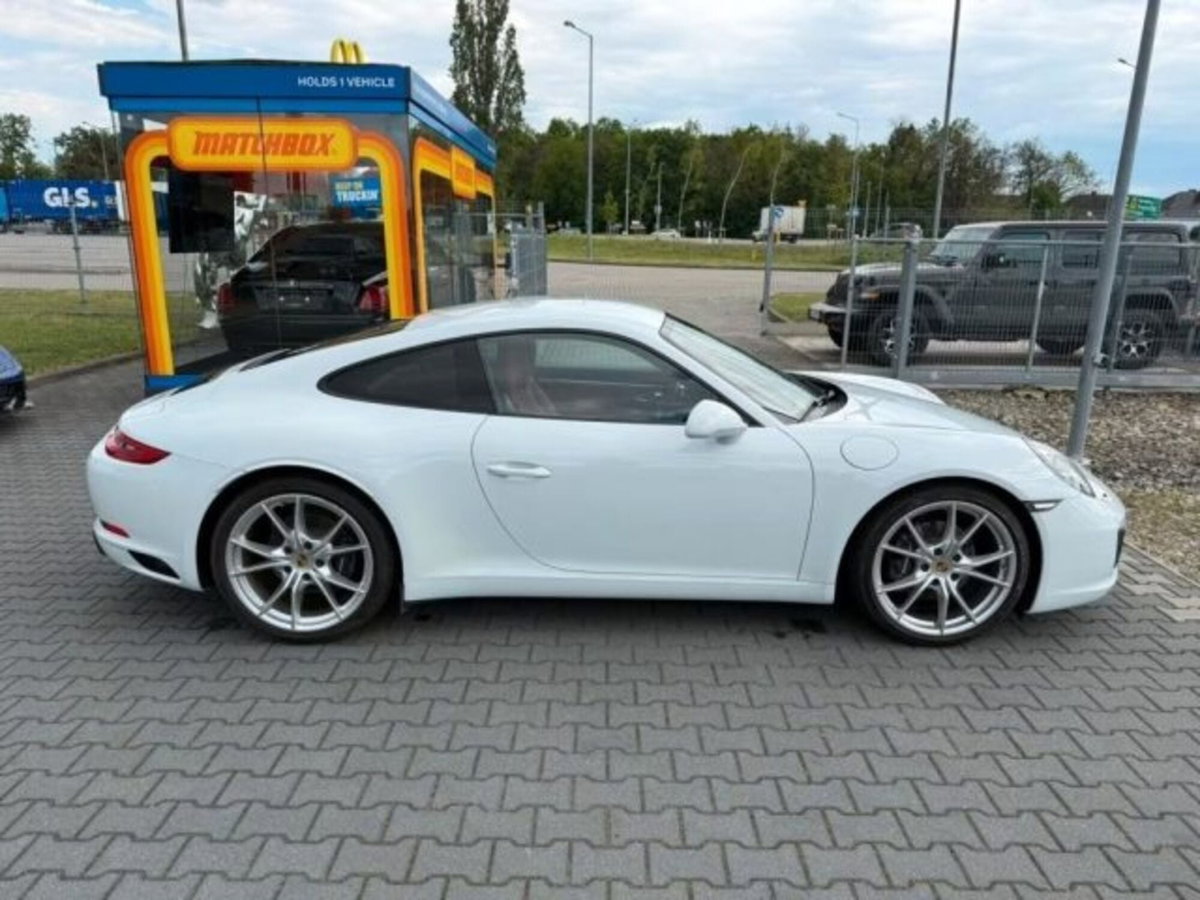 Porsche 911 Coupé 3.0 Carrera 4 (7)