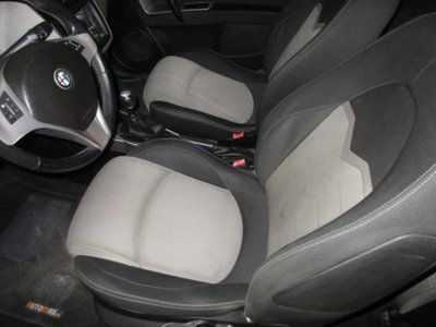 Alfa Romeo MiTo 1.3 JTDm 85 CV S&S Distinctive (4)