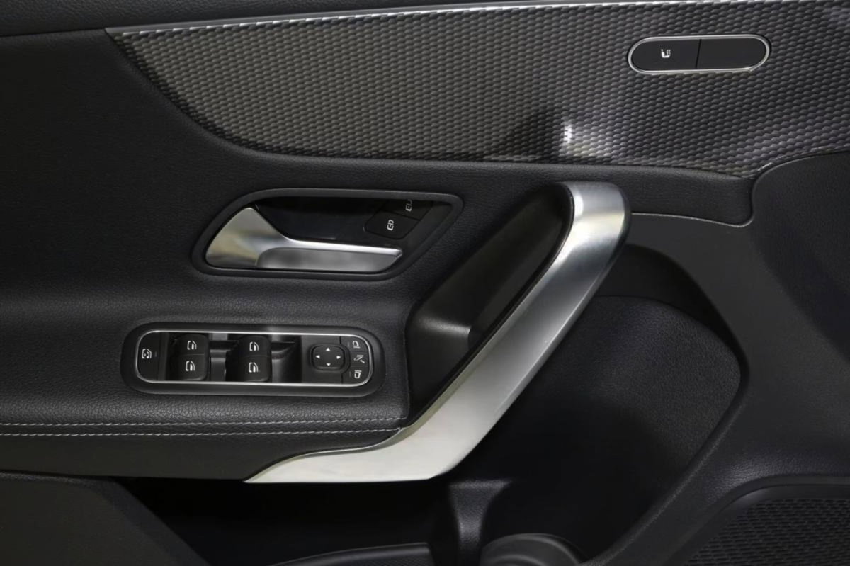 Mercedes-Benz Classe A 180 d Automatic Sport (10)