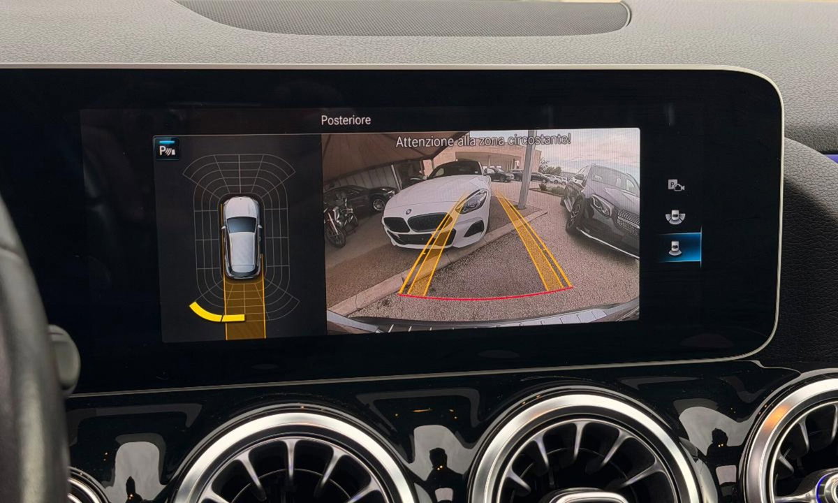 Mercedes-Benz GLA SUV 200 d Automatic Sport (13)