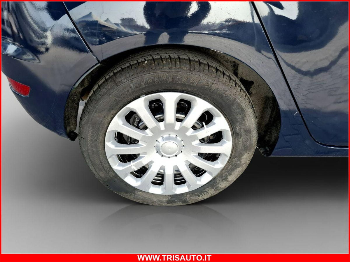 Ford Fiesta Plus 1.5 TDCi 75CV 5 porte (19)