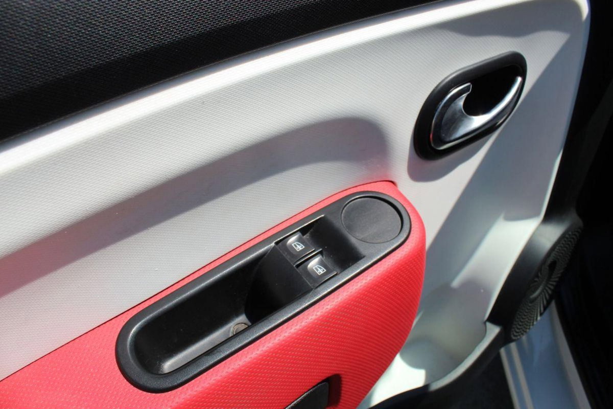 Renault Twingo TCe 90 CV Stop&Start Openair (8)