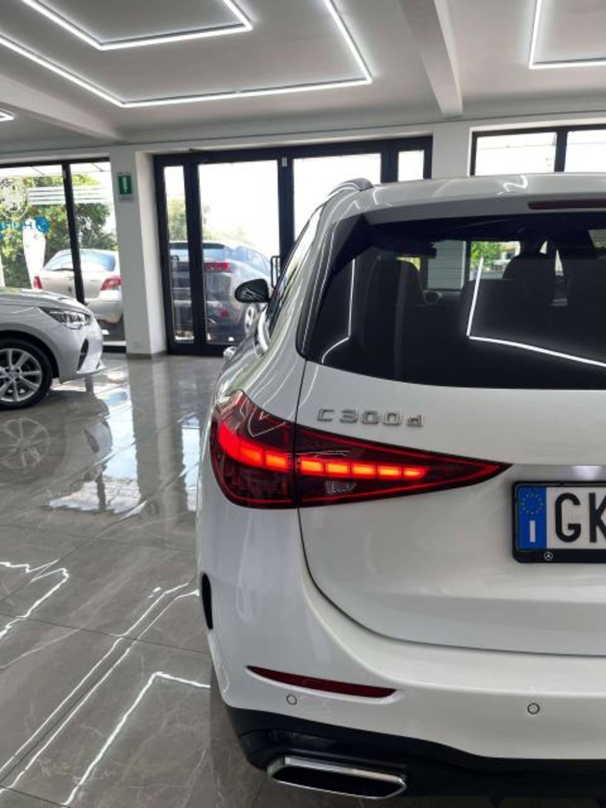 Mercedes-Benz Classe C Station Wagon 300 h Automatic Premium Plus (13)