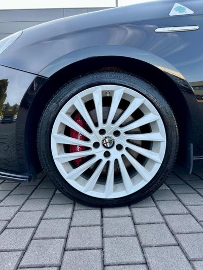 Alfa Romeo Giulietta 1750 tbi Quadrifoglio Verde 235cv (11)