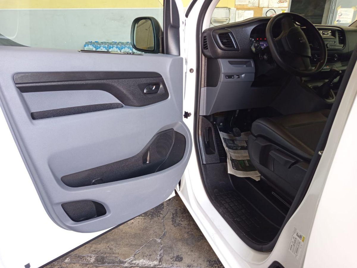 Peugeot Expert Furgone BlueHDi 120 S&S PL-TN Furgone Premium Standard (14)
