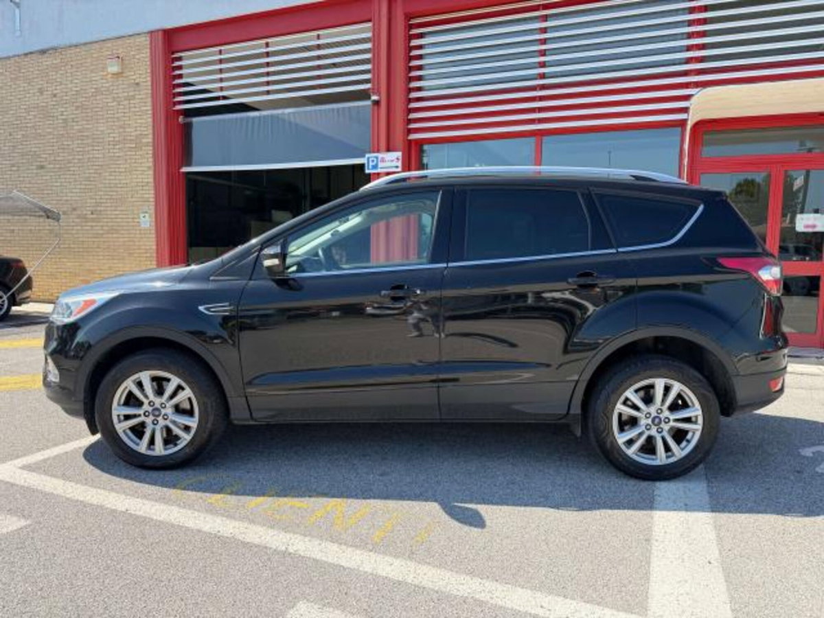Ford Kuga 1.5 TDCI 120 CV S&S 2WD Plus (3)