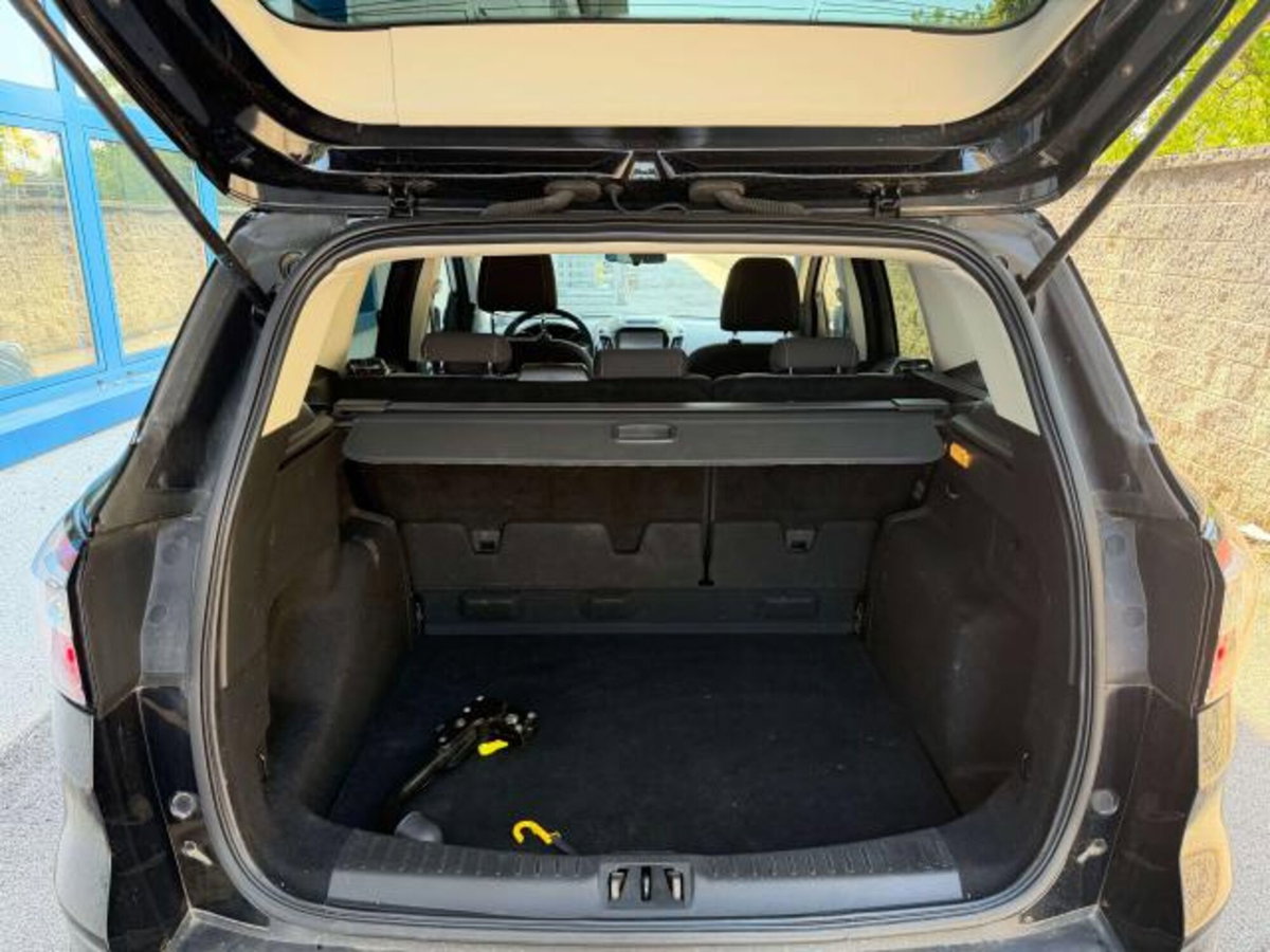Ford Kuga 1.5 TDCI 120 CV S&S 2WD Plus (6)