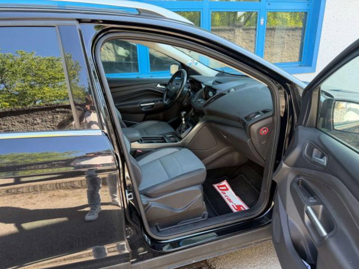 Ford Kuga 1.5 TDCI 120 CV S&S 2WD Plus (8)