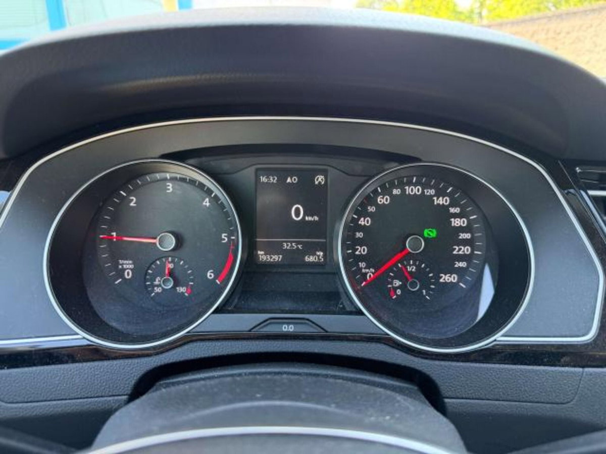 Volkswagen Passat Variant 2.0 TDI Highline BlueMotion Technology (13)