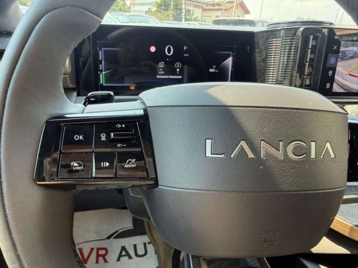 Lancia Ypsilon 1.2 mhev Edizione Limitata Cassina e-dct (10)