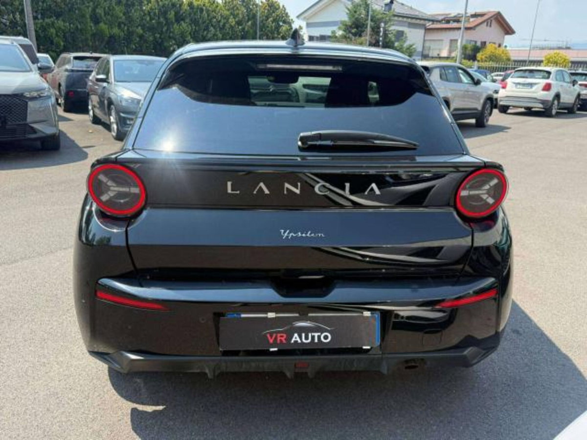 Lancia Ypsilon 1.2 mhev Edizione Limitata Cassina e-dct (4)