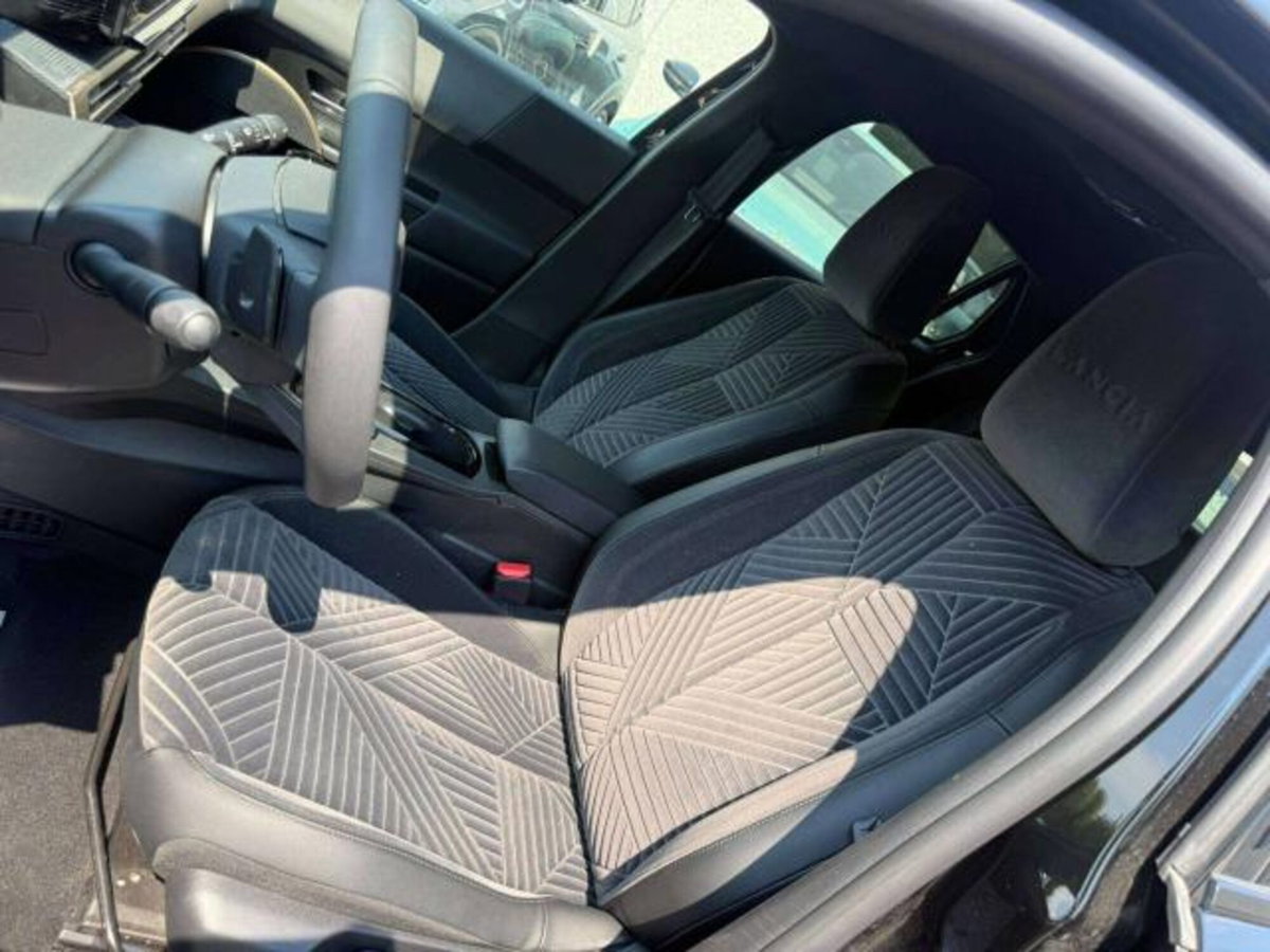 Lancia Ypsilon 1.2 mhev Edizione Limitata Cassina e-dct (7)