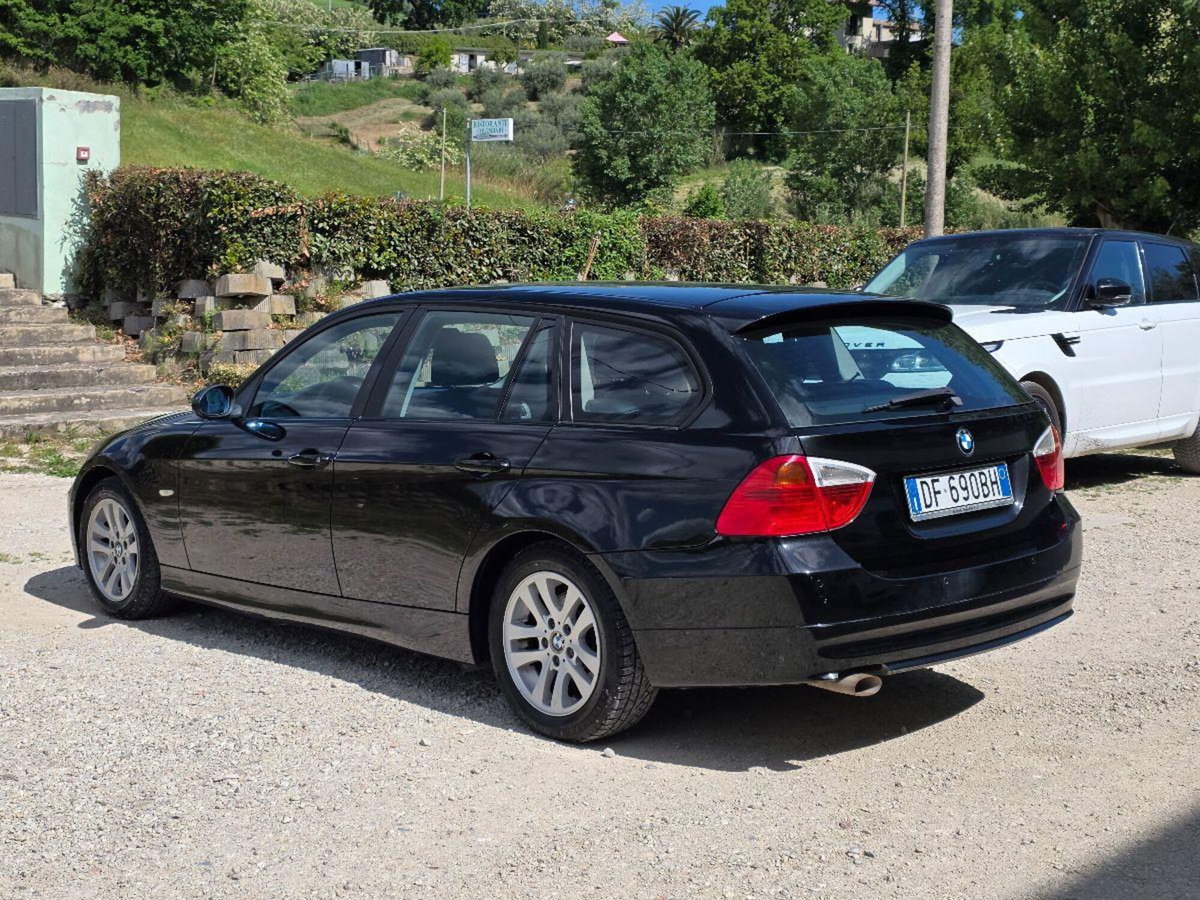 BMW Serie 3 Touring 320d  Msport (4)
