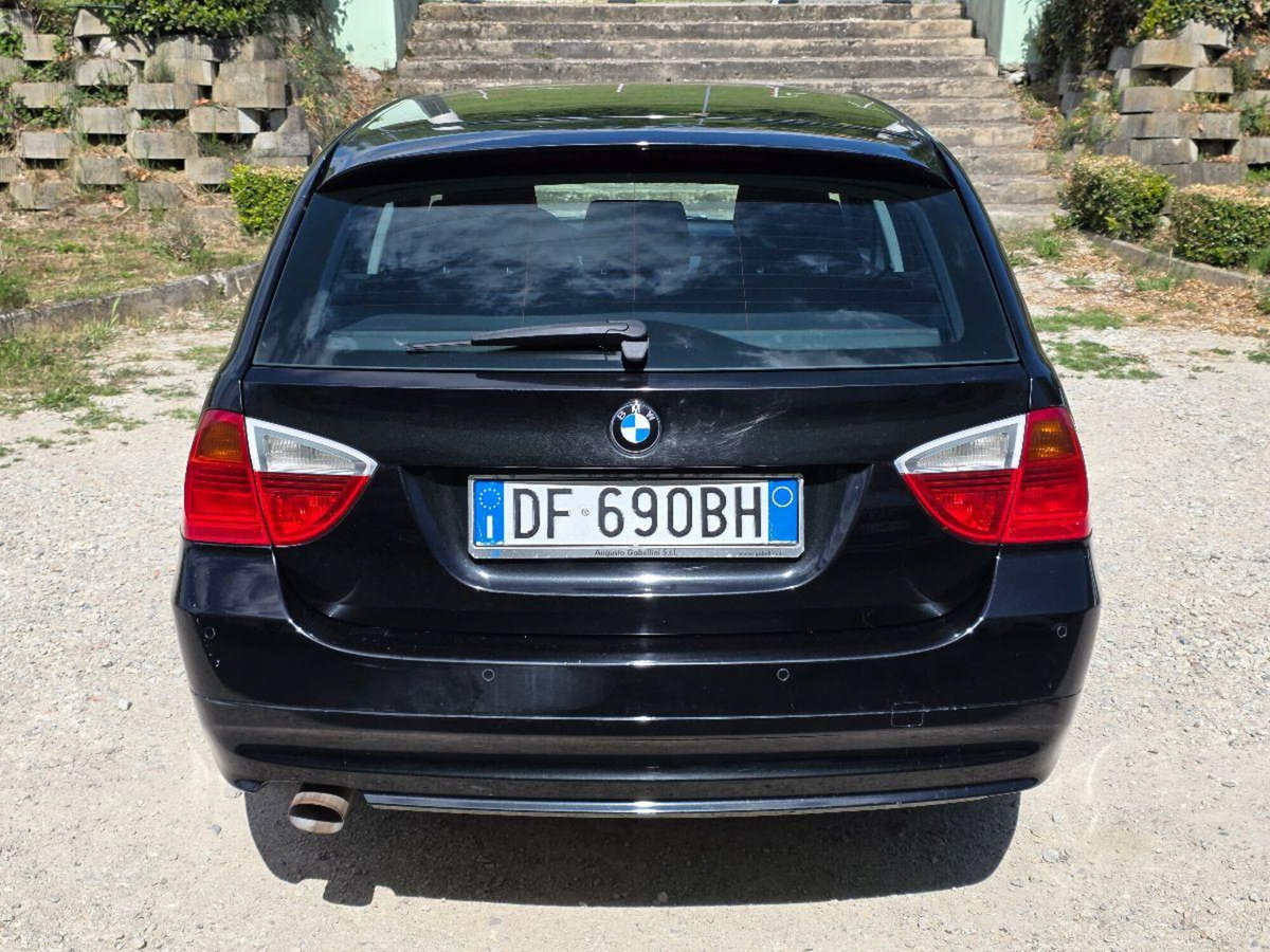 BMW Serie 3 Touring 320d  Msport (5)