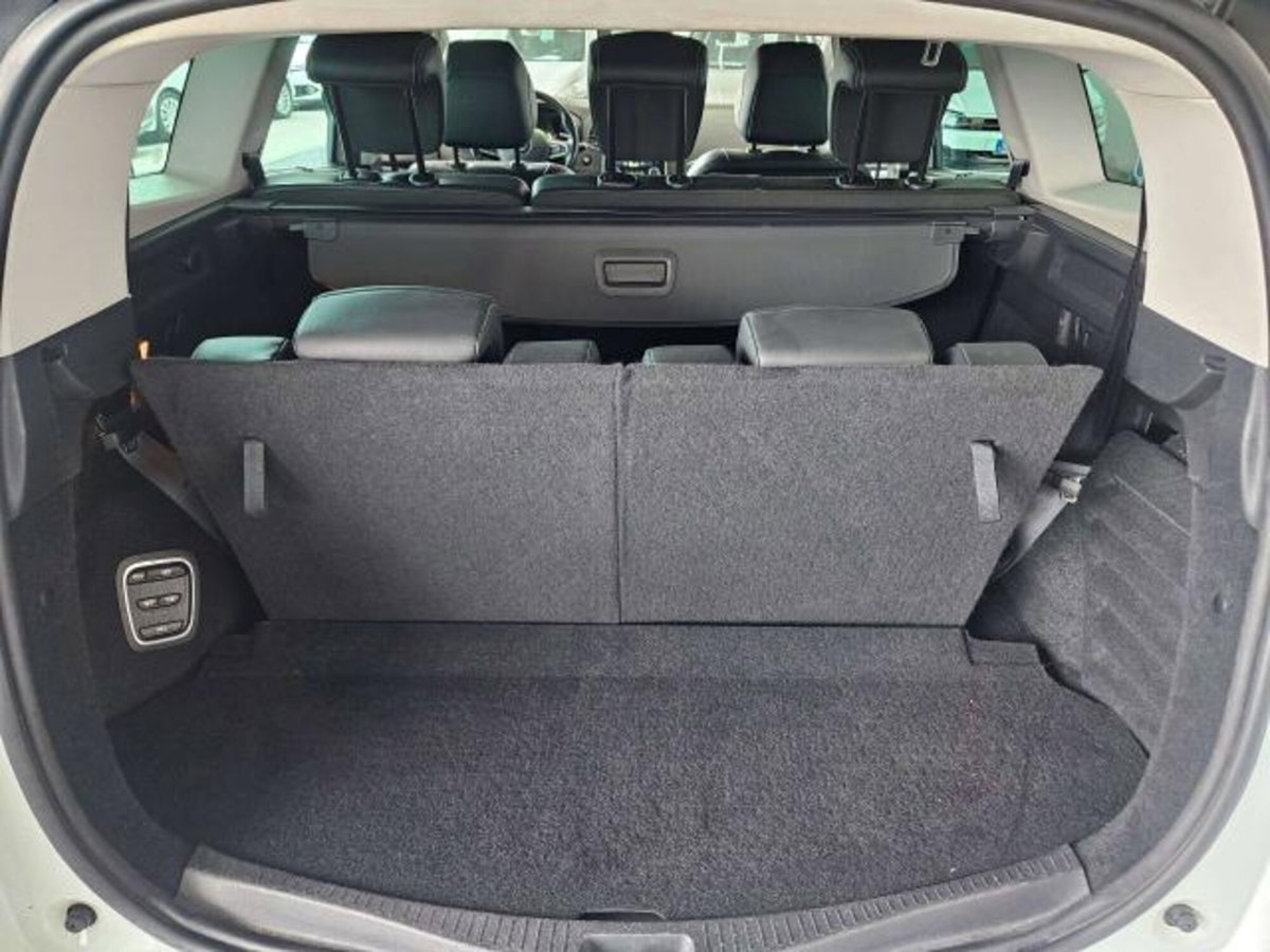 Renault Grand Scénic 1.5 dci energy Bose 110cv (14)