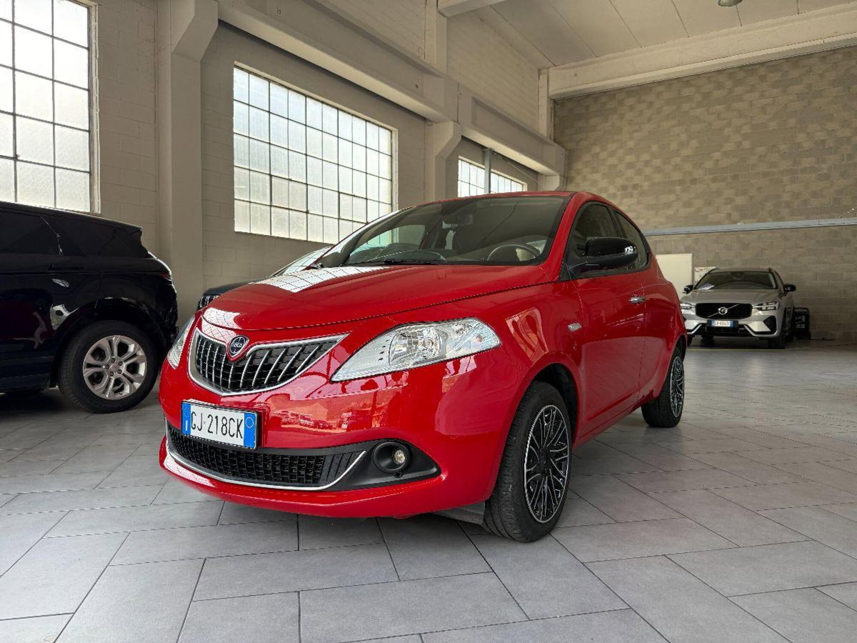 Lancia Ypsilon 1.0 FireFly 5 porte S&S Hybrid Gold Plus