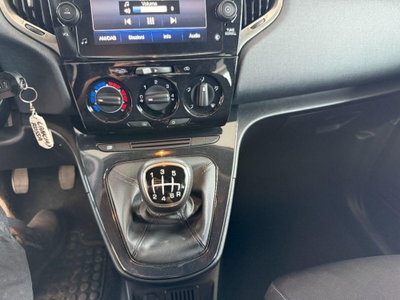 Lancia Ypsilon 1.0 FireFly 5 porte S&S Hybrid Gold Plus (10)