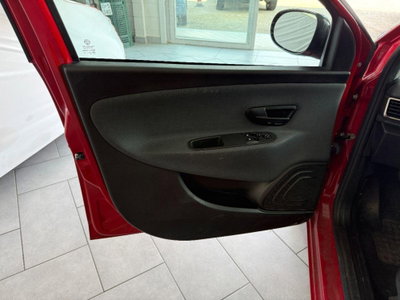 Lancia Ypsilon 1.0 FireFly 5 porte S&S Hybrid Gold Plus (14)