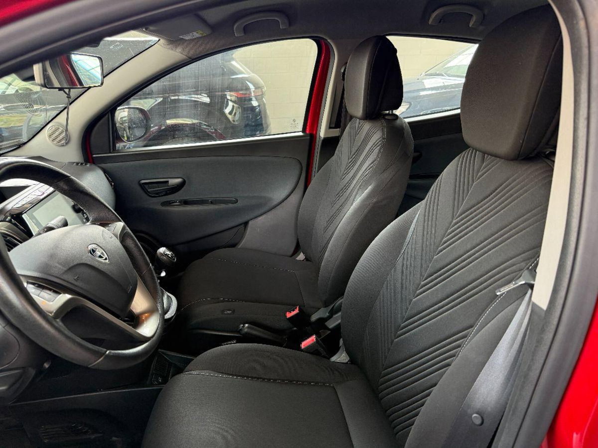 Lancia Ypsilon 1.0 FireFly 5 porte S&S Hybrid Gold Plus (16)