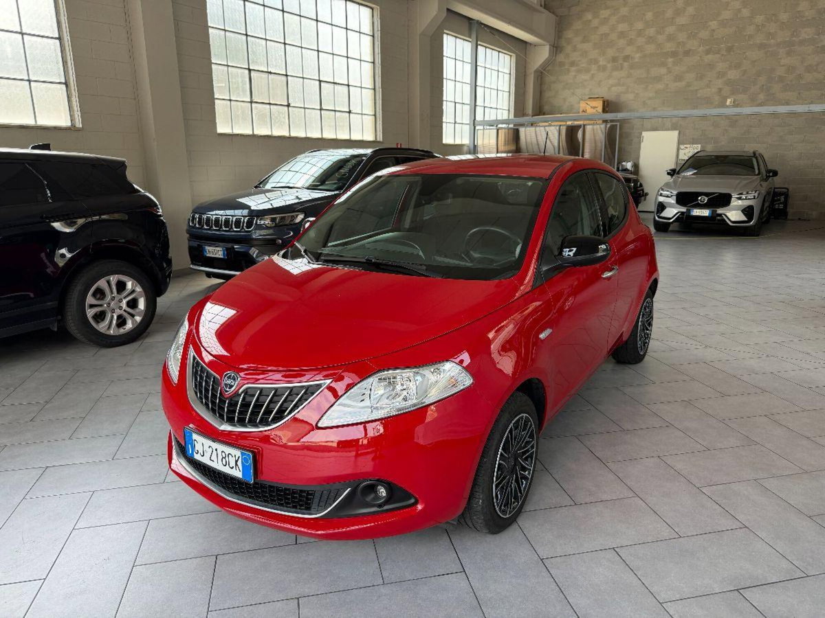 Lancia Ypsilon 1.0 FireFly 5 porte S&S Hybrid Gold Plus (3)
