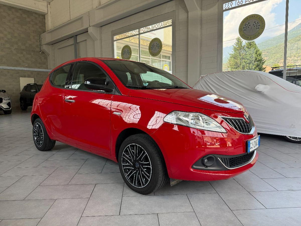 Lancia Ypsilon 1.0 FireFly 5 porte S&S Hybrid Gold Plus (7)