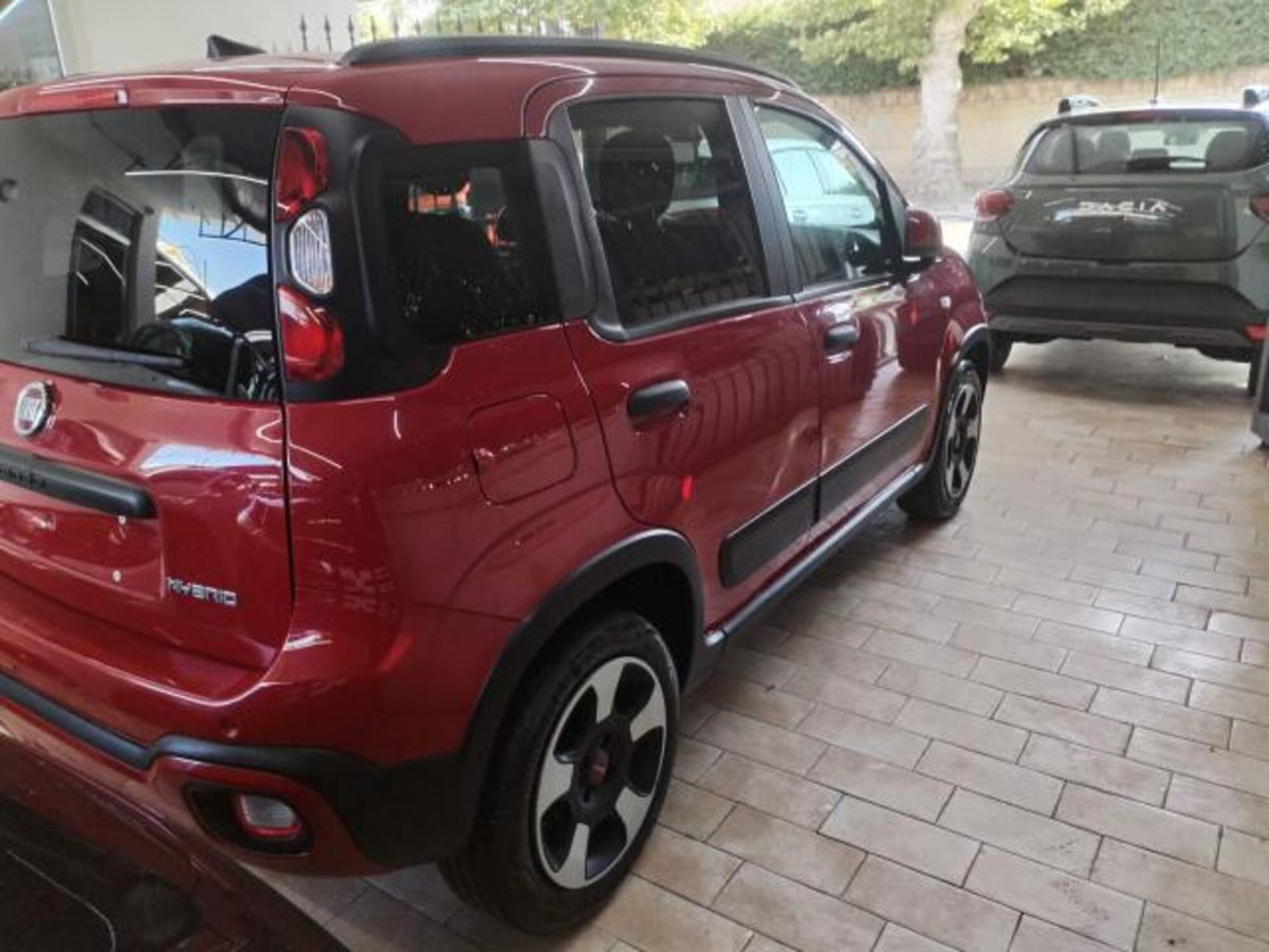 Fiat Panda 1.0 FireFly S&S Hybrid City Cross (5)