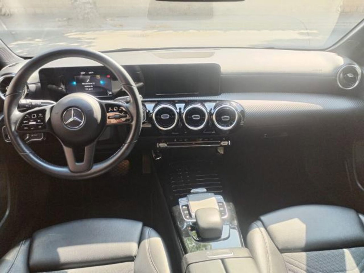Mercedes-Benz Classe A 180 d Automatic Business (9)