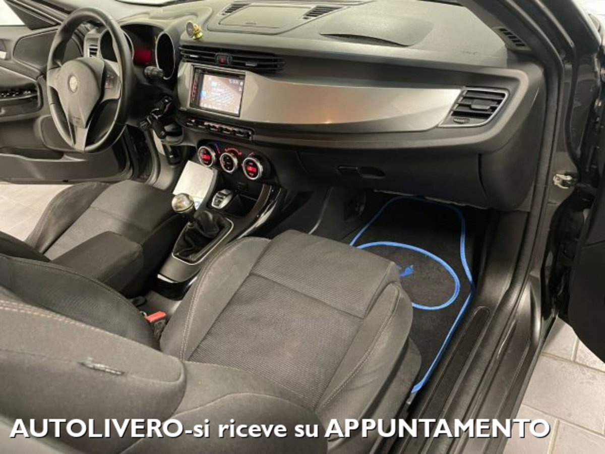 Alfa Romeo Giulietta 2.0 JTDm-2 Distinctive 170cv (9)
