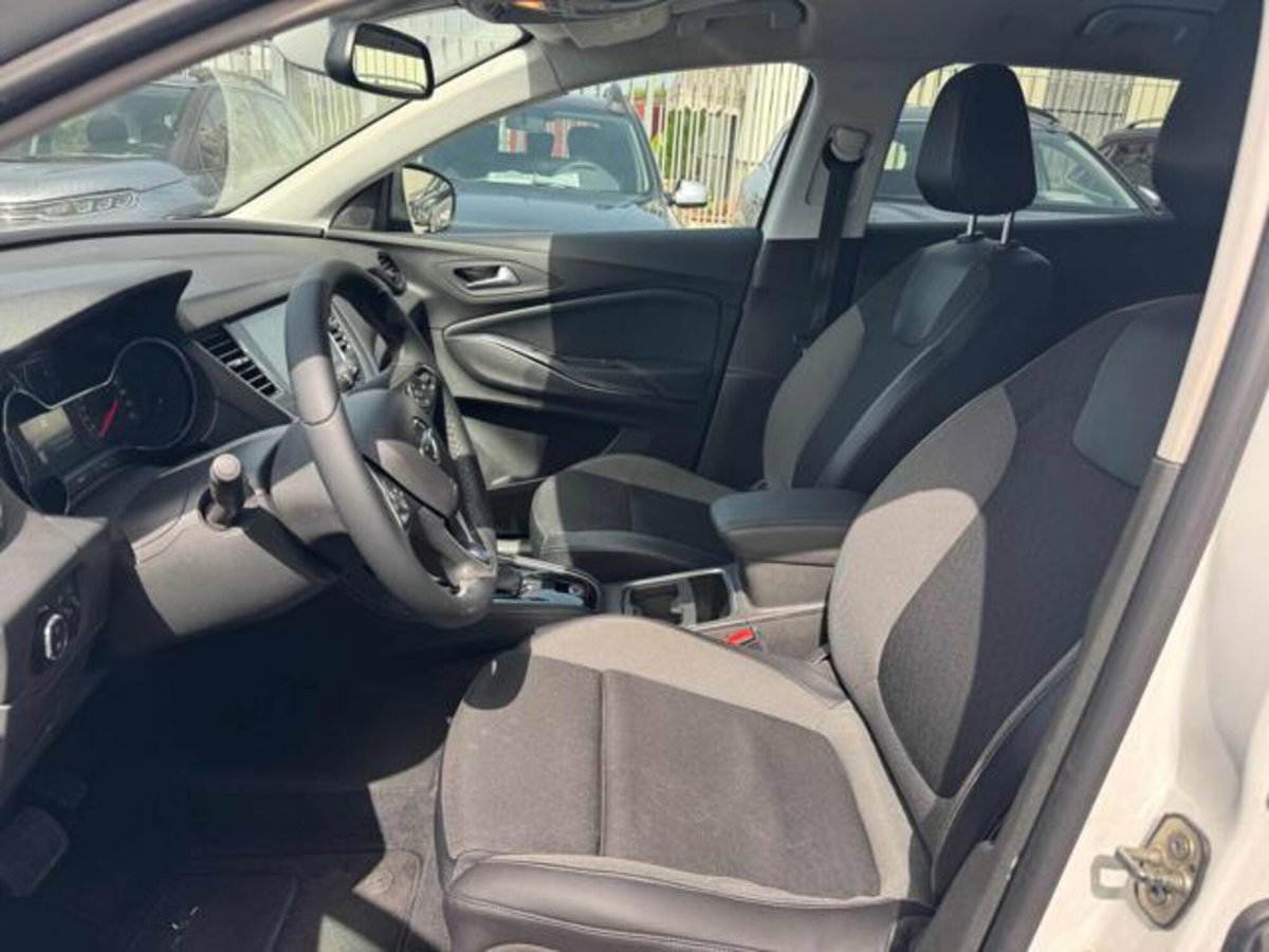 Opel Grandland X 1.5 diesel Ecotec Start&Stop Elegance (8)