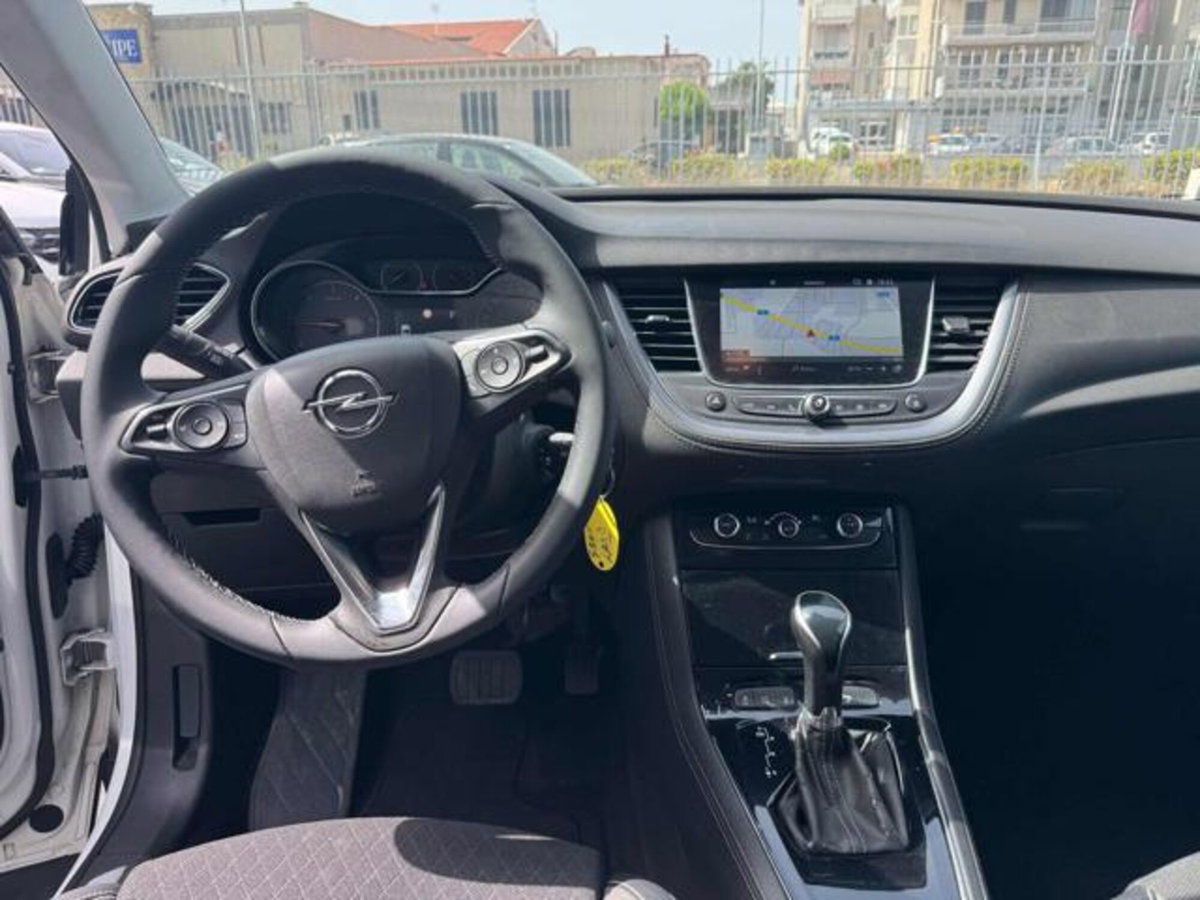 Opel Grandland X 1.5 diesel Ecotec Start&Stop Elegance (9)